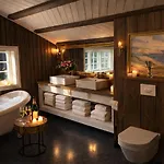 Traditional Timber Farm With Sauna & Wi-fi *