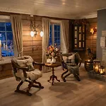 Traditional Timber Farm With Sauna & Wi-fi