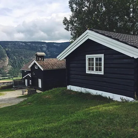 Traditional Timber Farm With Sauna & Wi-fi Holiday home *