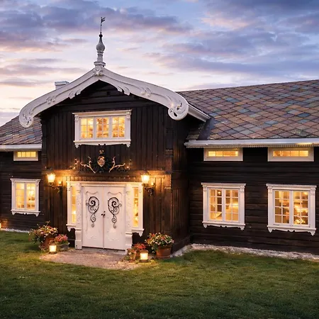 Traditional Timber Farm With Sauna & Wi-fi *