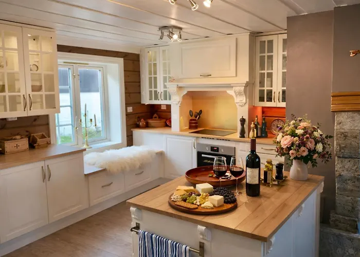 Traditional Timber Farm With Sauna & Wi-fi Feriehus *