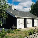 Traditional Timber Farm With Sauna & Wi-fi Feriehus