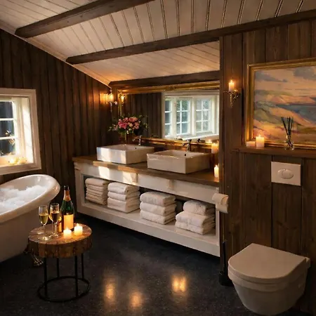 Traditional Timber Farm With Sauna & Wi-fi *