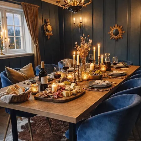 Traditional Timber Farm With Sauna & Wi-fi *