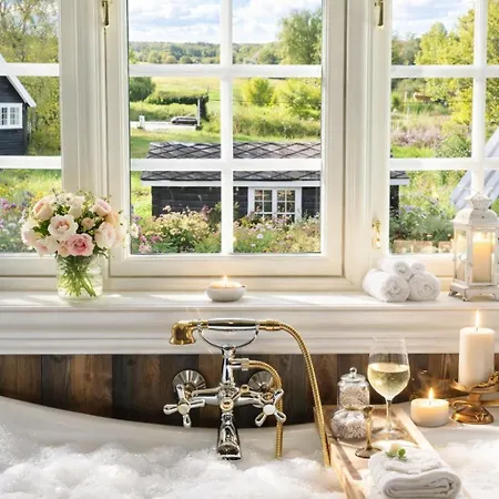 Traditional Timber Farm With Sauna & Wi-fi